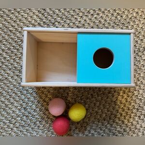 Lovevery slide top box from Thinker Play kit, 11-12 months with three felt balls